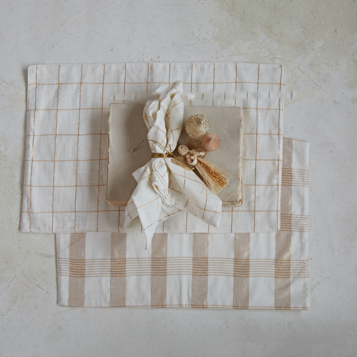 Woven Cotton Placemat w/ Metallic Gold Thread